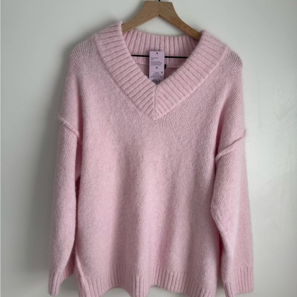 wild fable Sweaters - Wild Fable Soft Pink V-Neck Sweater